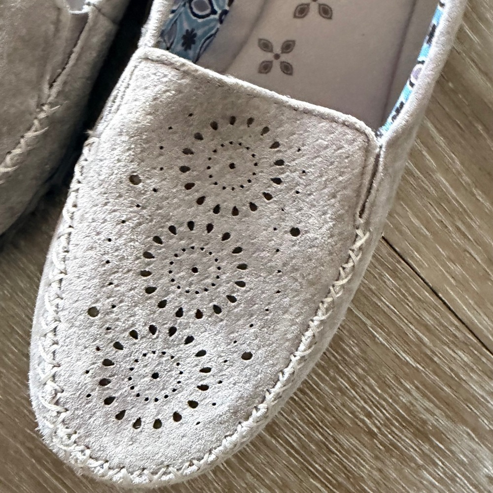 Skechers Bikers Shoes Women's Size 7 Gray Leather Relaxed Fit Slip On Loafers - Picture 3 of 9